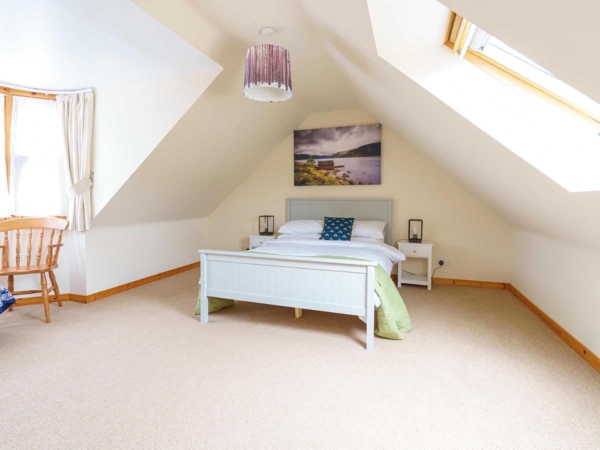 Milne's Brae, Cosy, Comfortable And Centrally Located In Beautiful Holiday home Braemar